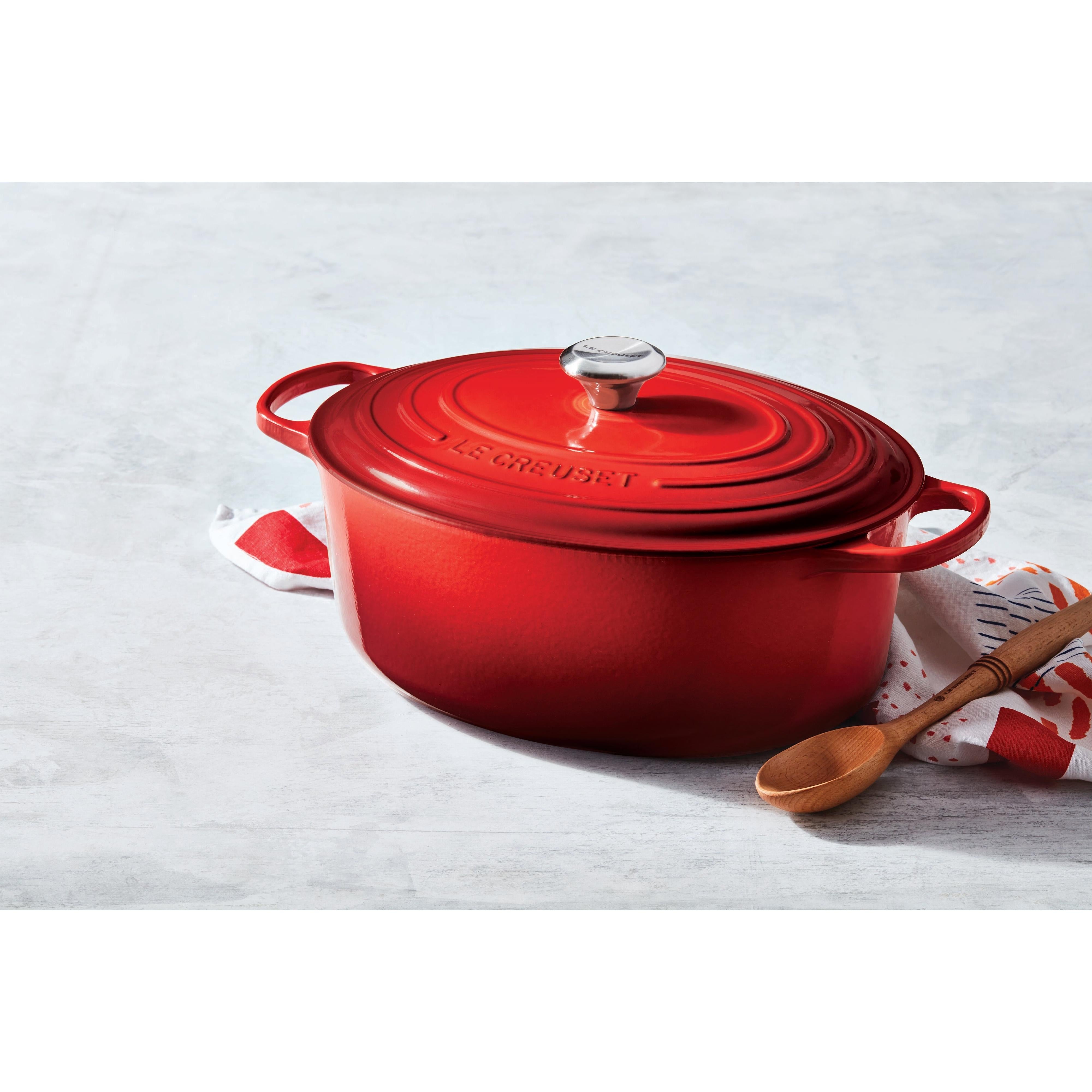 Le Creuset 6.3L Cherry Red/Cerise Oval French/Dutch Oven (31 cm) Display