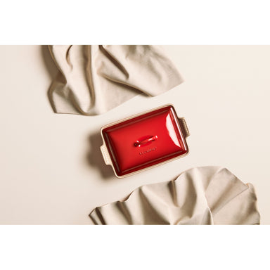 Le Creuset 3.8L Stoneware Cherry Red